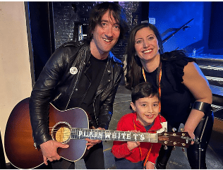 plain white ts with lindsey and her son